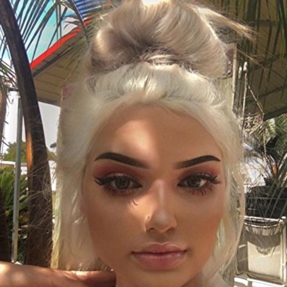 ❄️Jada SNOW WHITE 22” LACE FRONT CELEB Wig❄️ *NWT*